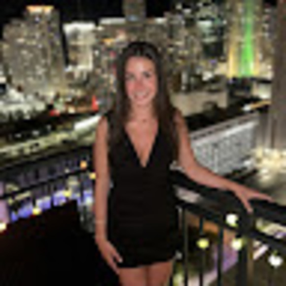 Meet your Posher, Halie - Picture 1 of 1